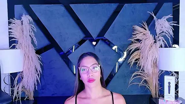 KylieWhite on StripChat