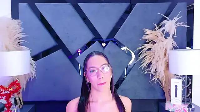 KylieWhite on StripChat