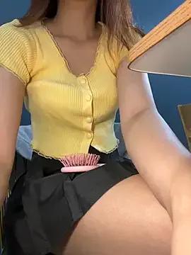 Lami_Mi on StripChat