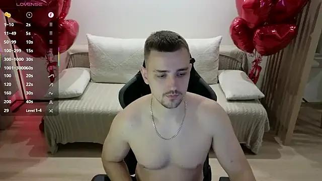 Larstar01 on StripChat