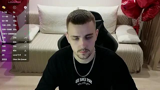 Larstar01 on StripChat