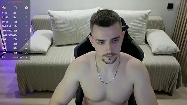 Larstar01 on StripChat