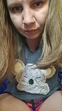 larysa_02 on StripChat