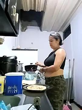 Latina_sexy1 on StripChat