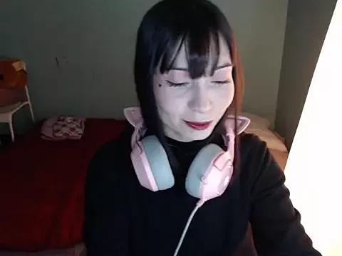 latinpetit on StripChat