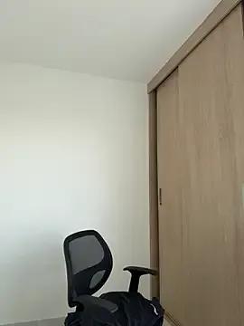 LauraCatalina on StripChat