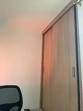 LauraCatalina on StripChat