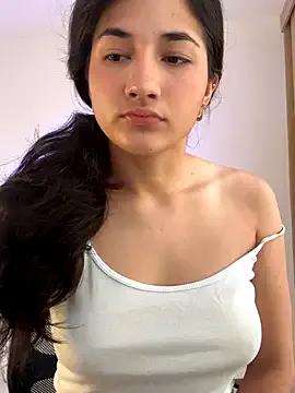 LauraCatalina on StripChat