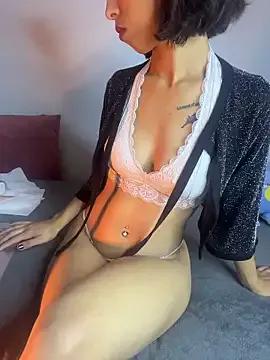 Layla_ly on StripChat