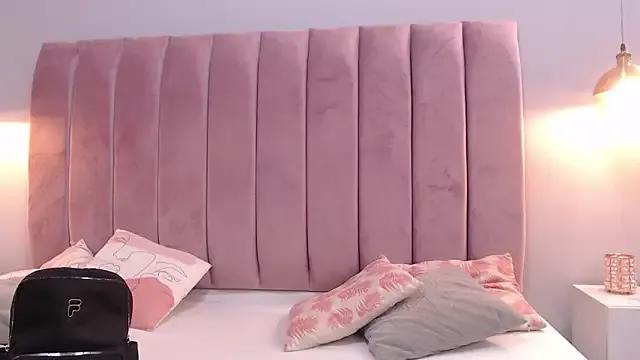 LeenaBrown on StripChat