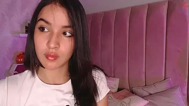 LeenaBrown on StripChat