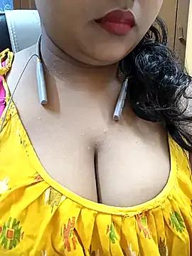 LenaPaul46 on StripChat