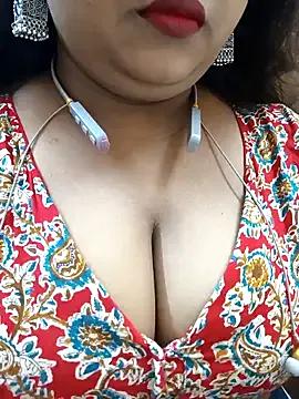 LenaPaul46 on StripChat