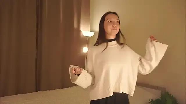 LeonaBelhumeur on StripChat