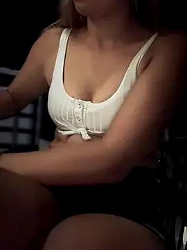 LetsFunKARINA on StripChat