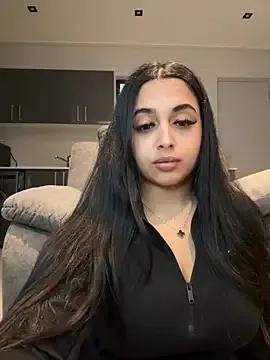 LilMisIndianx on StripChat