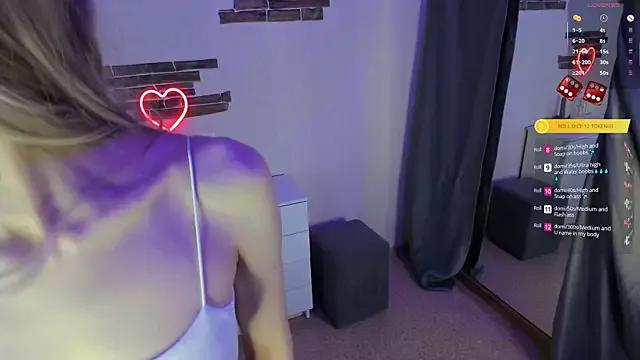 LinaLive on StripChat