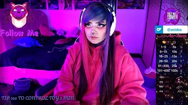 linda_mort on StripChat