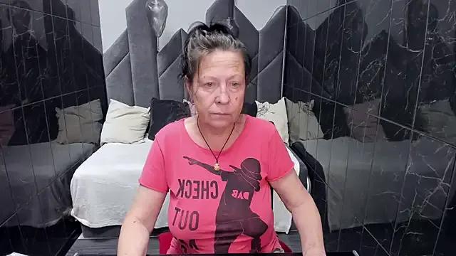 LindaPassionate on StripChat