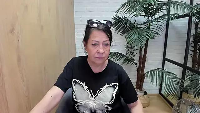 LindaPassionate on StripChat