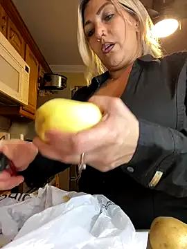 LittleMissEeve on StripChat