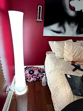 LittleMissEeve on StripChat