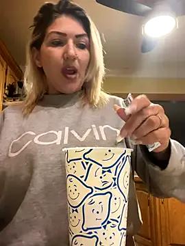 LittleMissEeve on StripChat