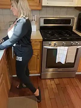 LittleMissEeve on StripChat