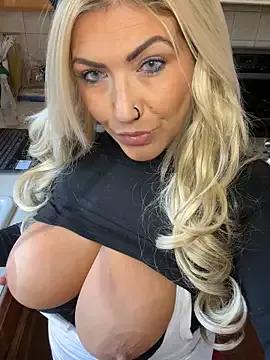 LittleMissEeve on StripChat