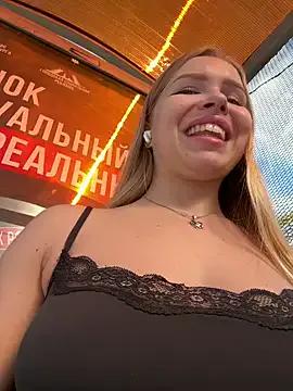 Liza_risky on StripChat