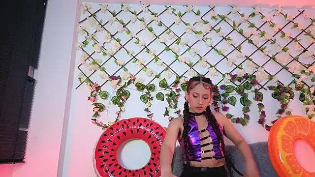 Lolarosesxs on StripChat