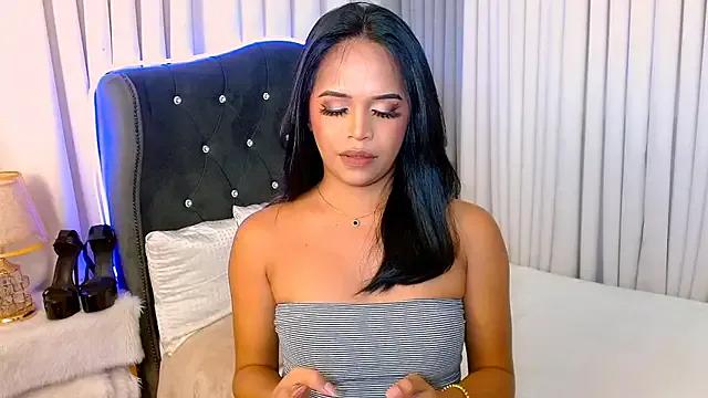 Lorainnelustts on StripChat