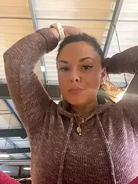 Luccreccia_ on StripChat