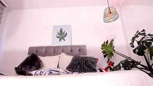 Lucie_Harper on StripChat