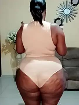 Luciouslips00 on StripChat