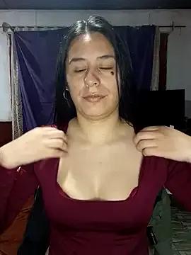 lucixxx14 on StripChat