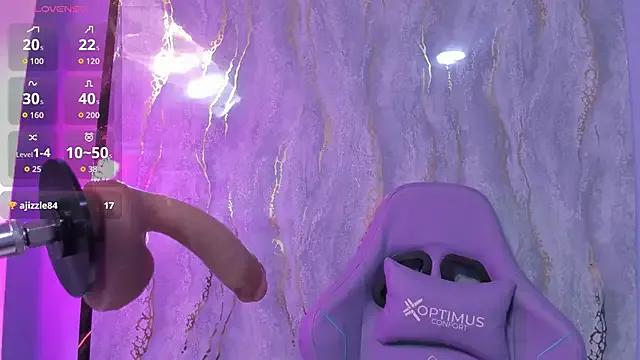 lucrecia_sucker on StripChat