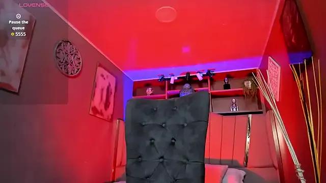 Lucy_Williiams on StripChat