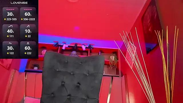 Lucy_Williiams on StripChat