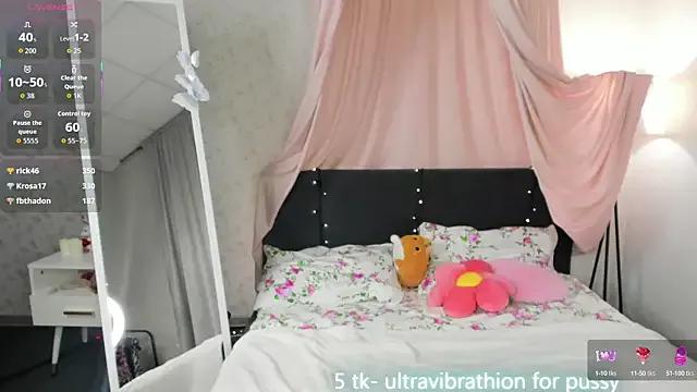 Luna_Vibee on StripChat