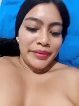 LunaaRosse on StripChat