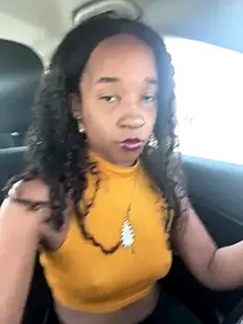 LunalustycumslutPornstar on StripChat