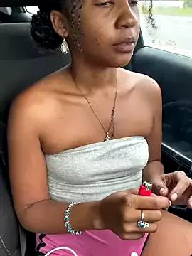 LunalustycumslutPornstar on StripChat