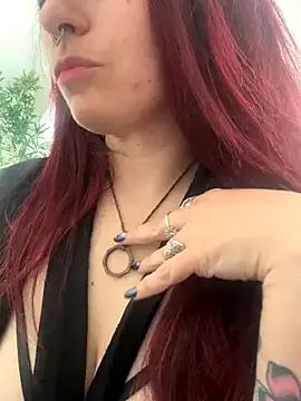 LunaMoongirl on StripChat