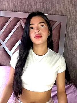 LunaMoore_Pink on StripChat