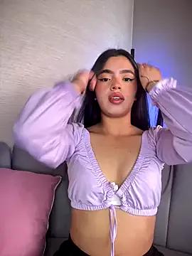 LunaMoore_Pink on StripChat