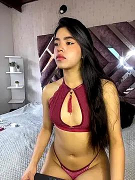 LunaMoore_Pink on StripChat