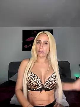 LunaSky_Official on StripChat