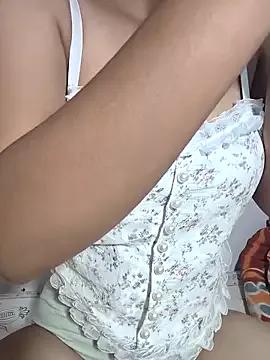 Lusty_fairy22 on StripChat