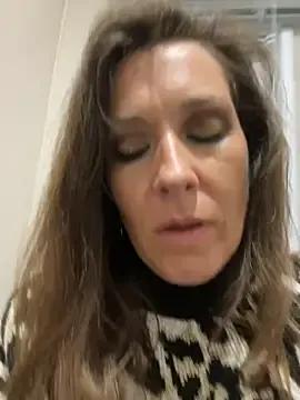 Lwhite1 on StripChat